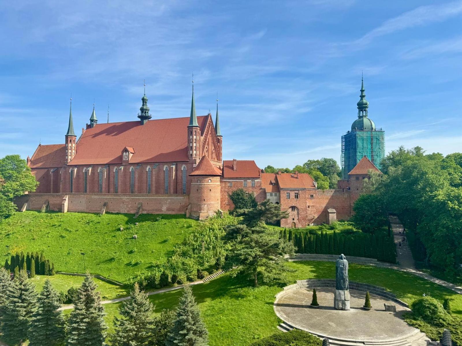 Pokoje Goscinne Ewa Nowicka Frombork Exteriör bild